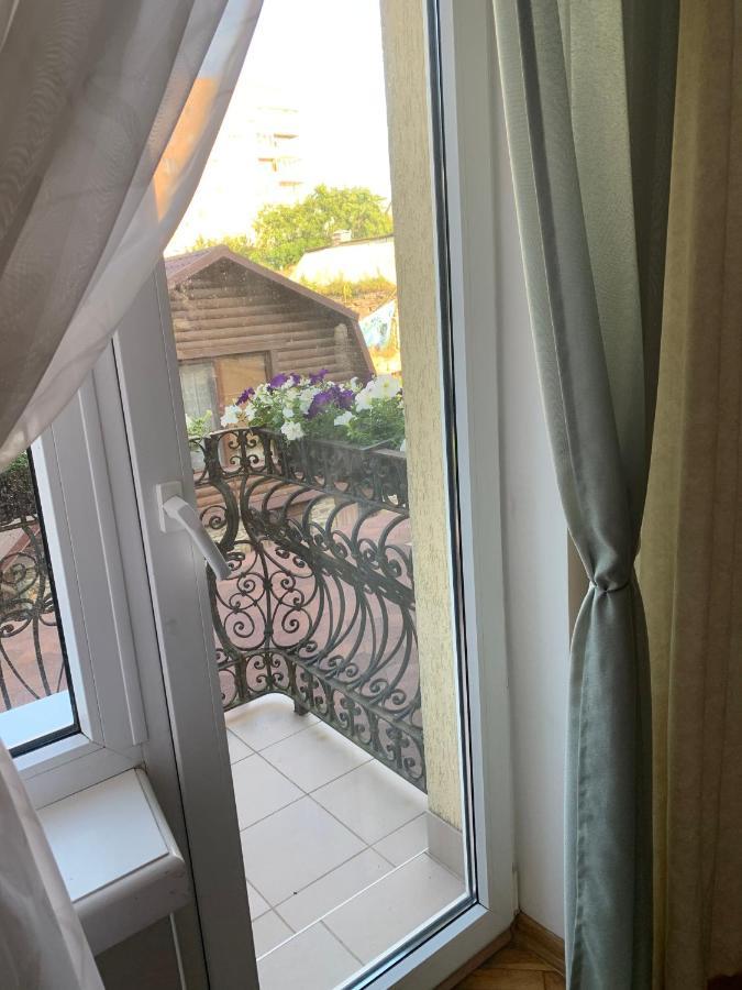 Villa Celebrity Kamianets-Podilskyi Exterior foto