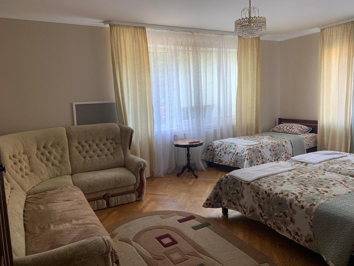 Villa Celebrity Kamianets-Podilskyi Exterior foto